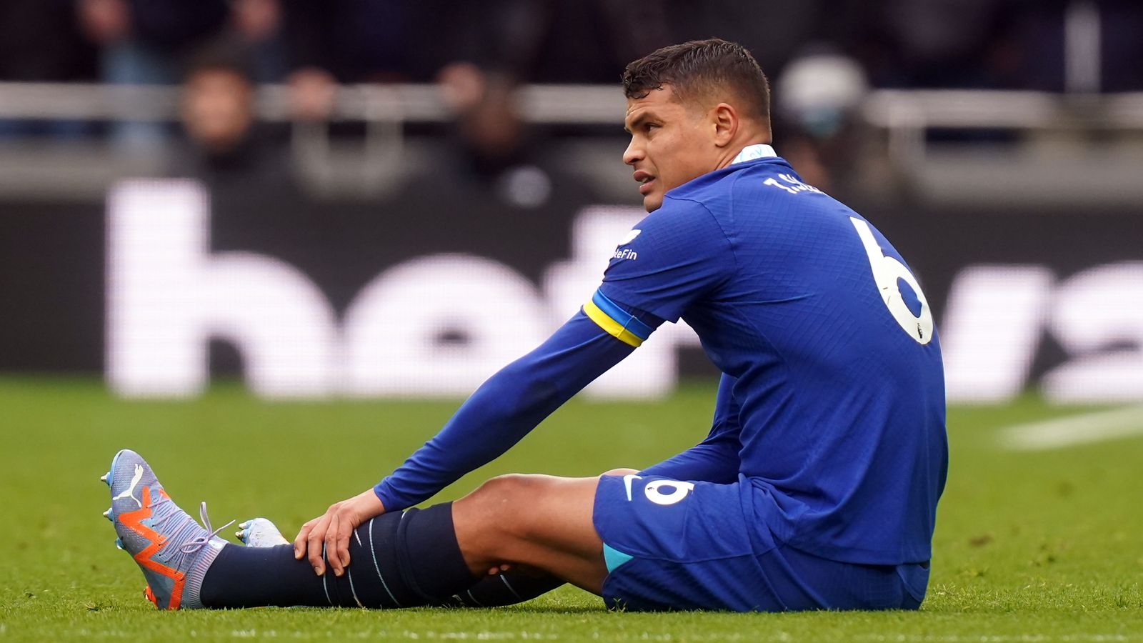 Chelsea's Defensive Concerns Amid Thiago Silva's Frustration; January Transfer Plans Confirmed