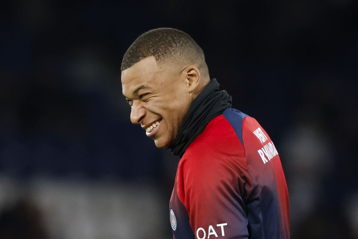 Mbappe Informs PSG Directors He Plans To Leave