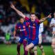 Robert Lewandowski Nets Hat-trick As Barcelona Edges Pass 10-man Valencia