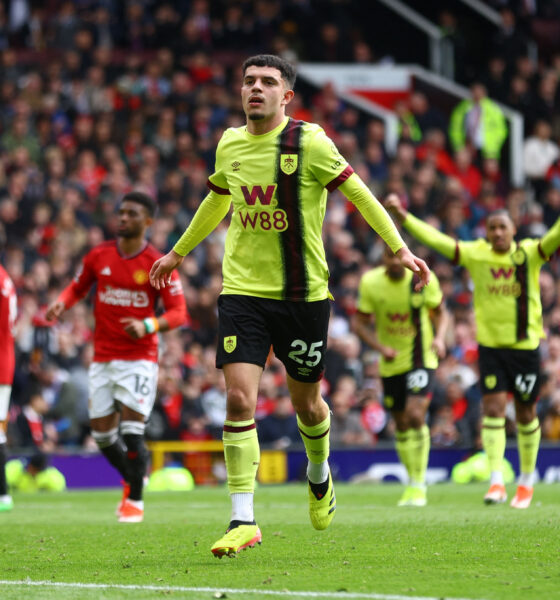 Burnley's Strong Performance Earns Vital Point Against Manchester United