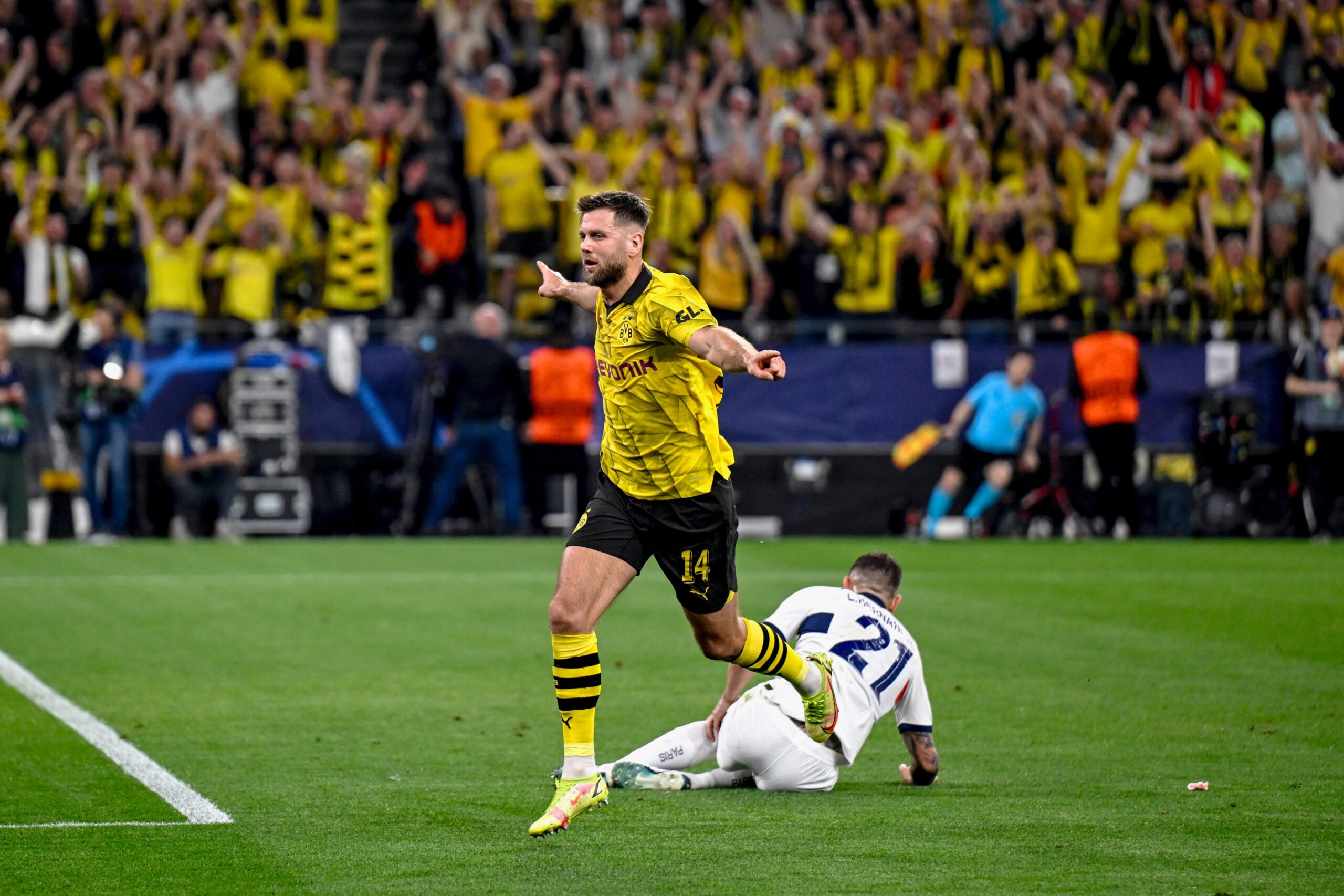 Borussia Dortmund Edges Paris Saint-Germain In UCL Semi-final First Leg