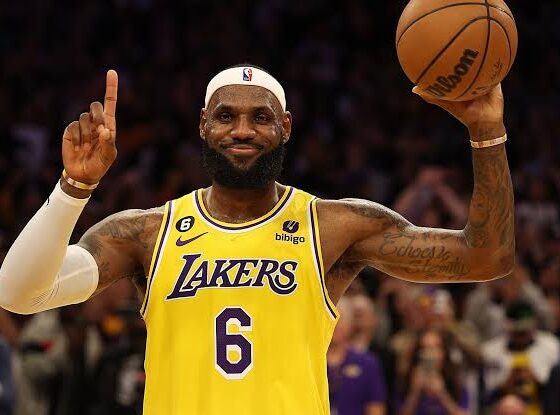 LeBron James Signs New Contract With Lakers