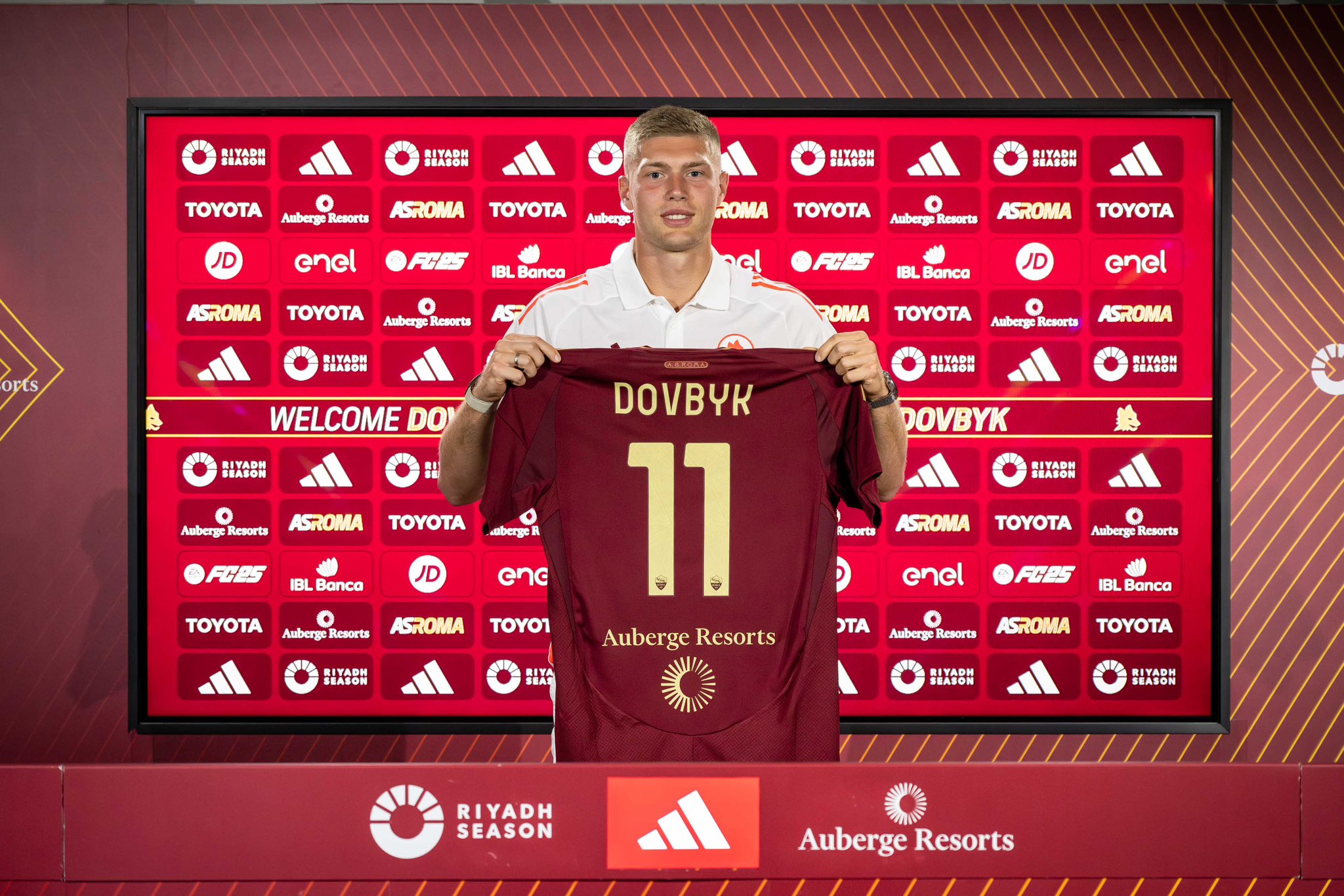 Official: Artem Dovbyk Joins AS Roma From Girona