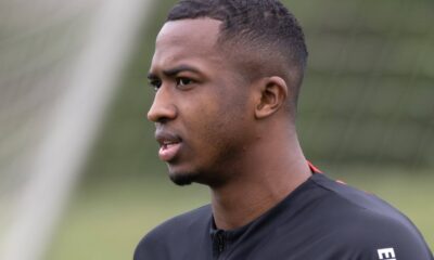 Paris Saint-Germain Agrees To Sign Willian Pacho From Eintracht Frankfurt