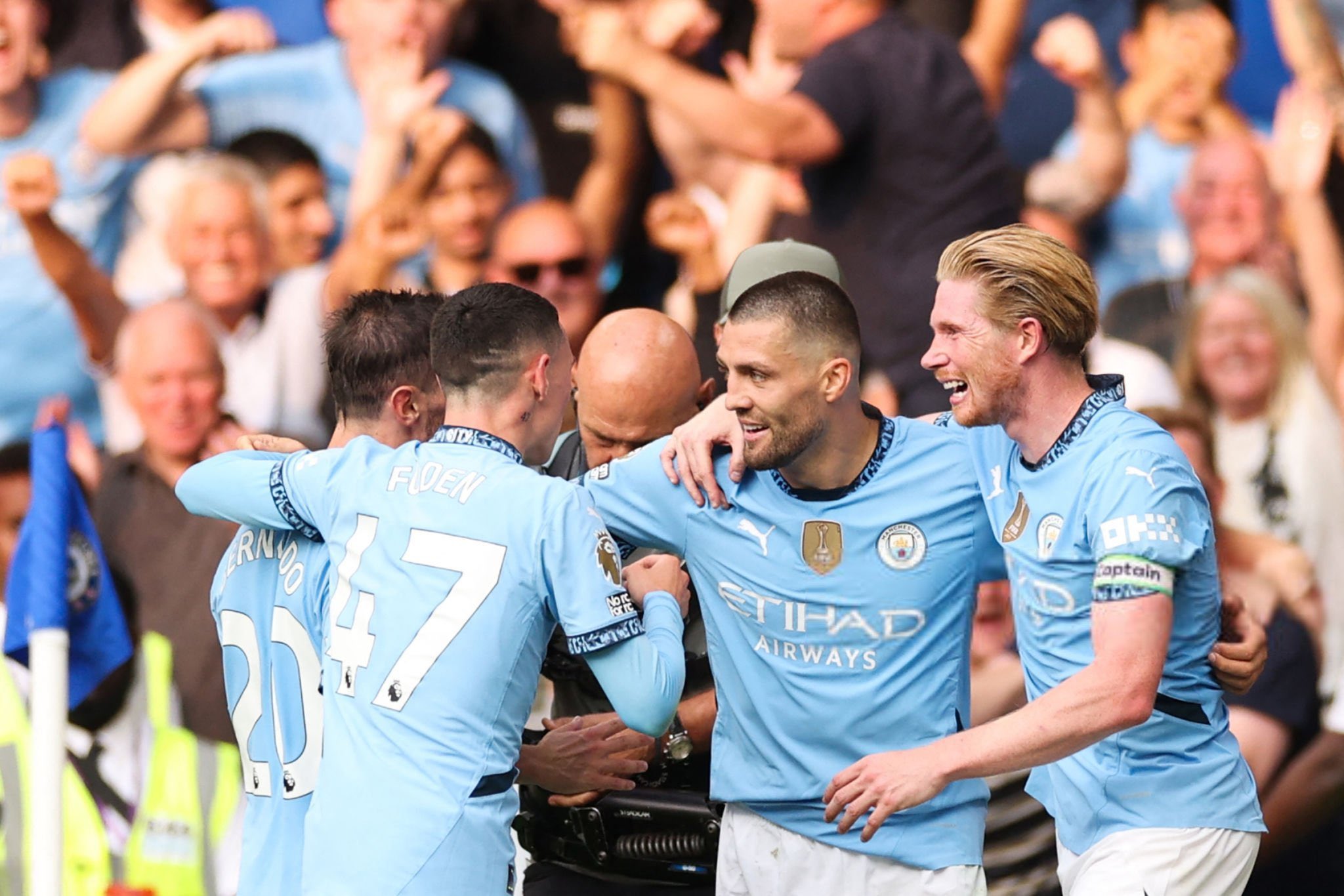 Manchester City Begins Title Defence With Victory Over Chelsea