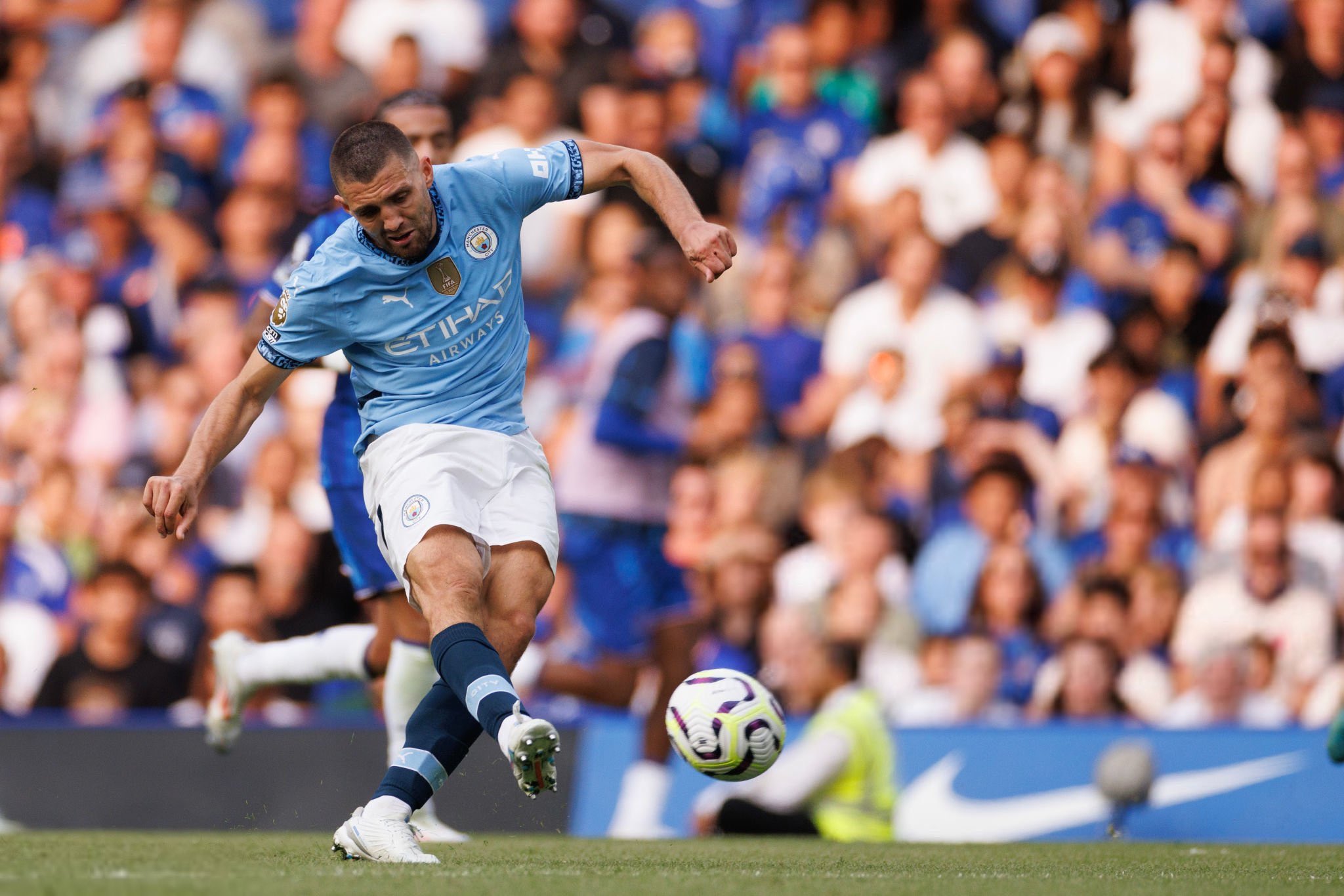 Manchester City Begins Title Defence With Victory Over Chelsea