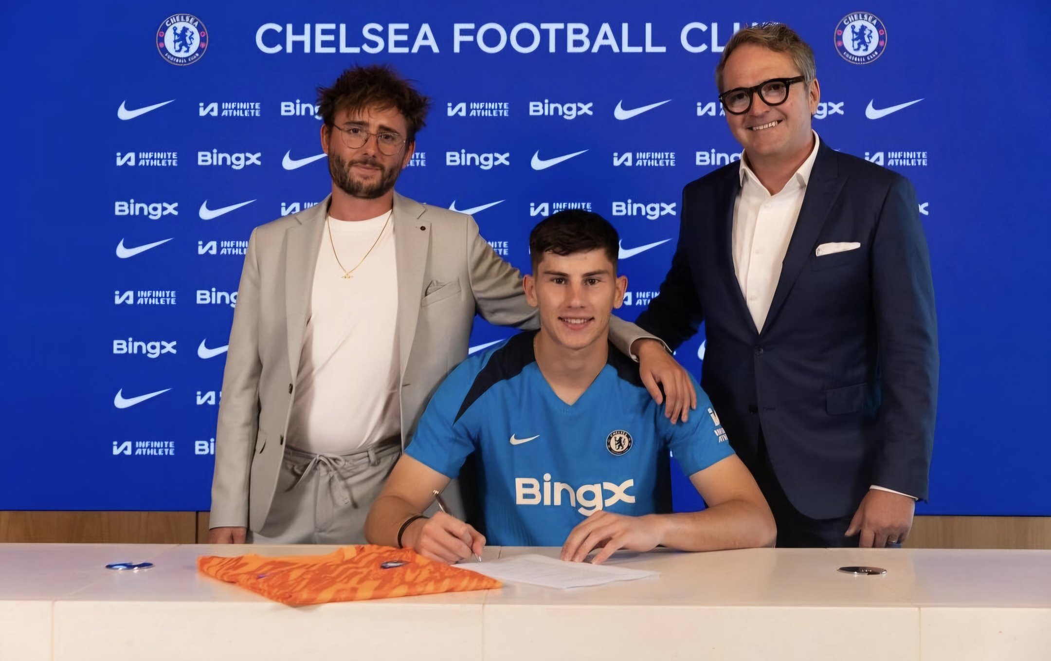 Chelsea Completes Signing Of Teenage Belgian Goalkeeper Mike Pendlers From Genk