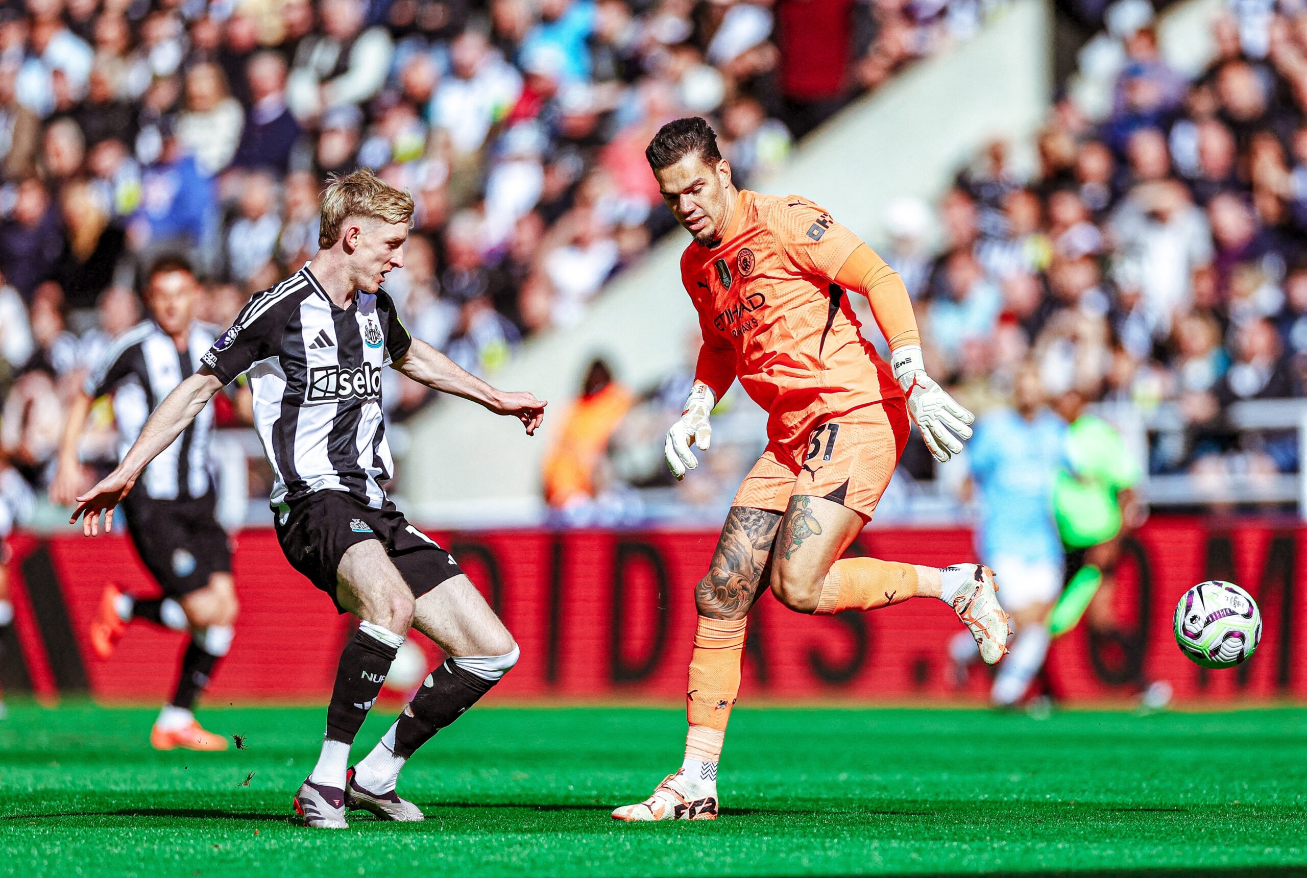 Newcastle United Secures Valuable Draw Against Manchester City at St. James' Park