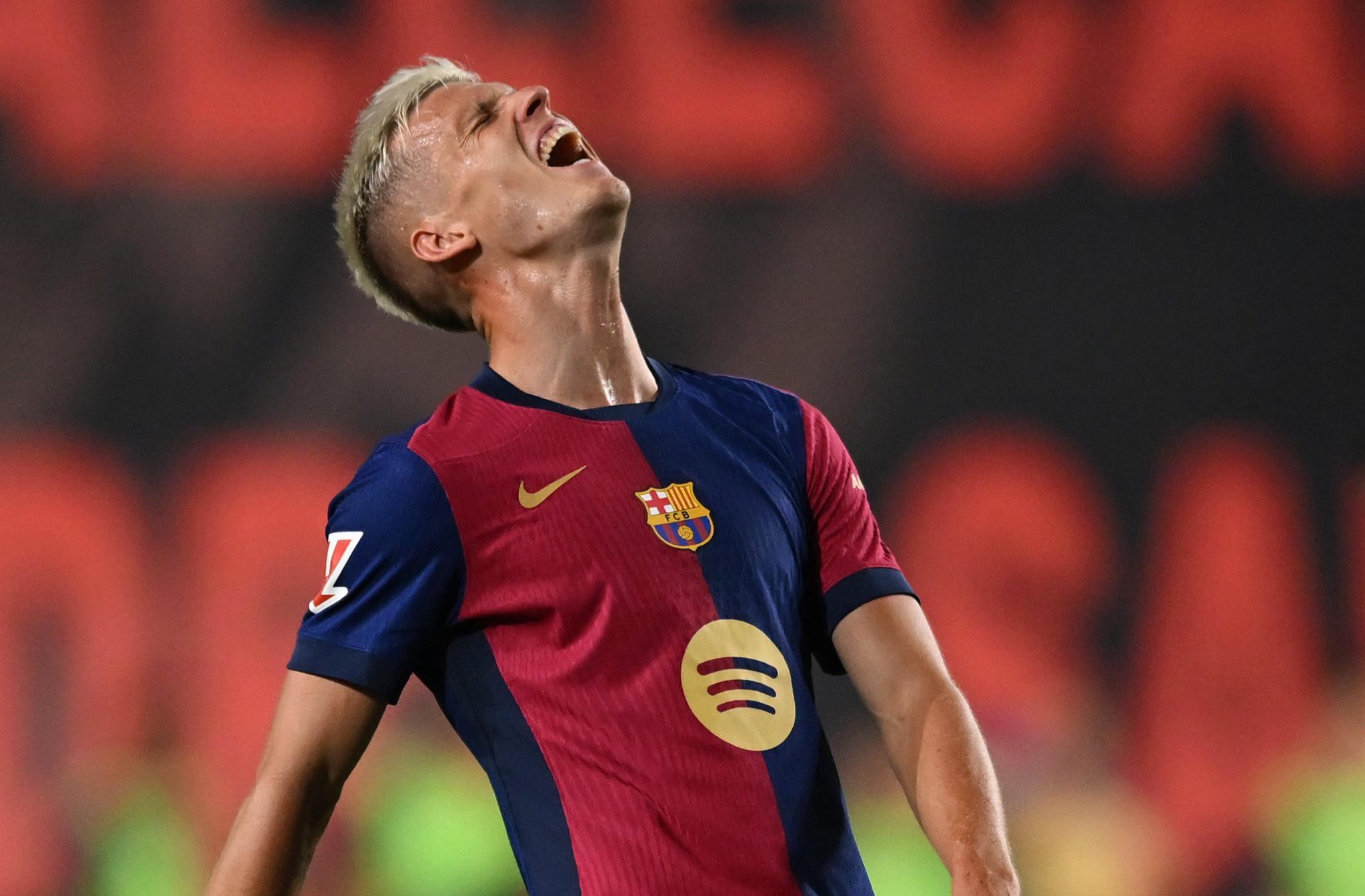 Barcelona's Midfielder Ruled Out For Weeks With Injury