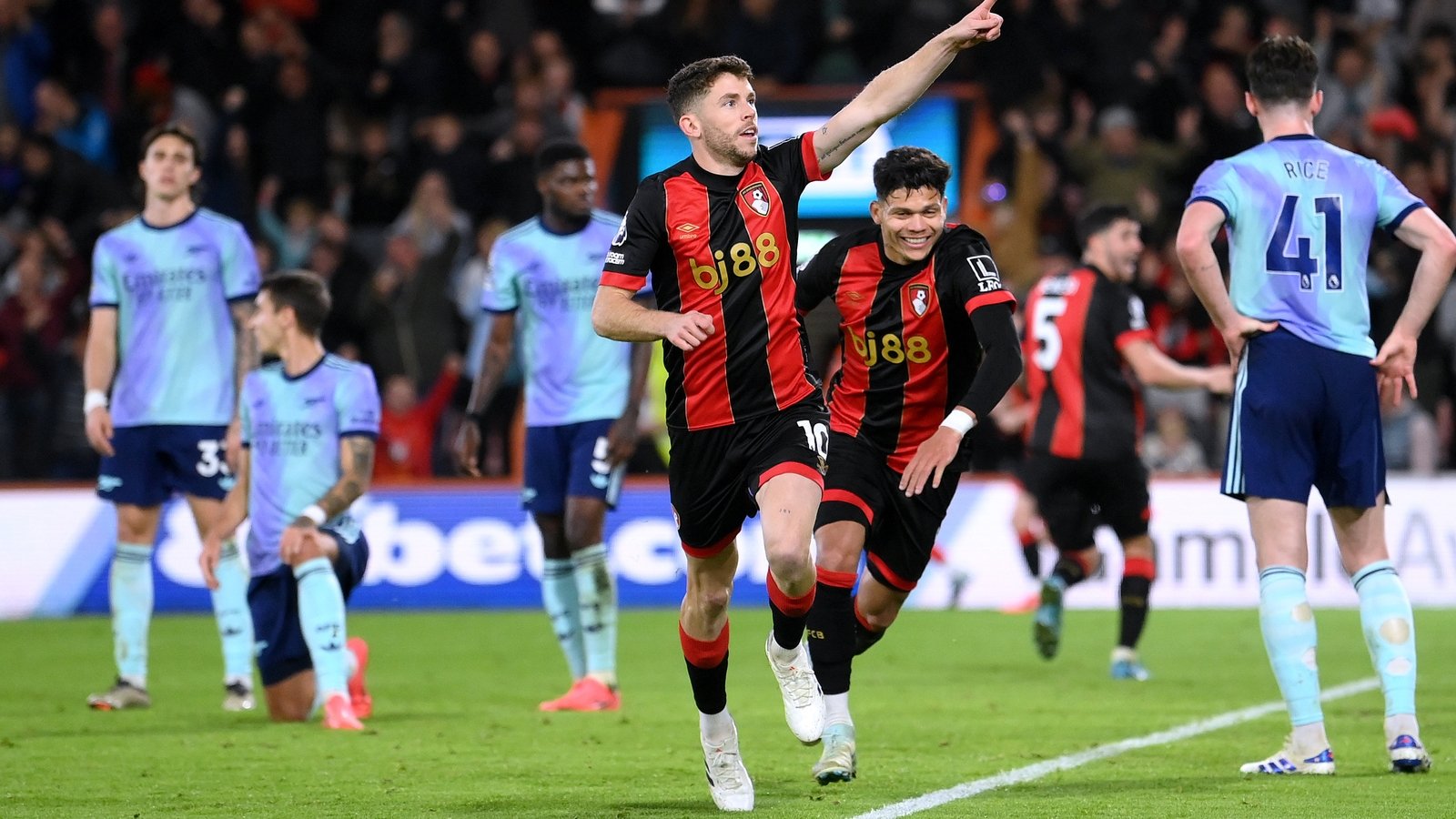 Bournemouth Stuns Arsenal With Hard-fought Victory At Vitality Stadium