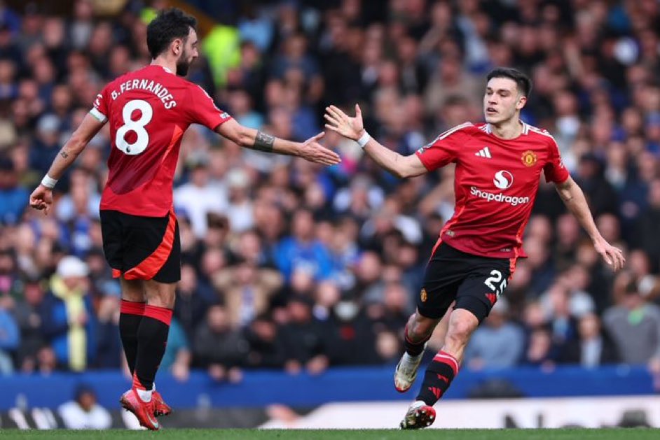 Late Drama As Manchester United Fights Back To Draw Against Everton