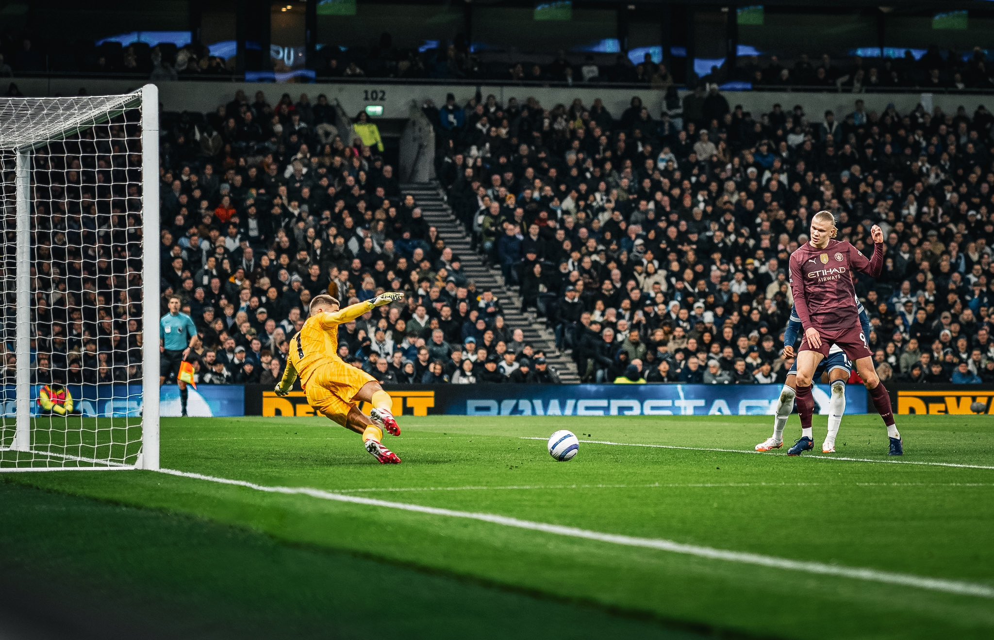 Premier League Talking Points: Arsenal Slip In Title Race As Man City Edge Spurs, Handing Liverpool The Advantage
