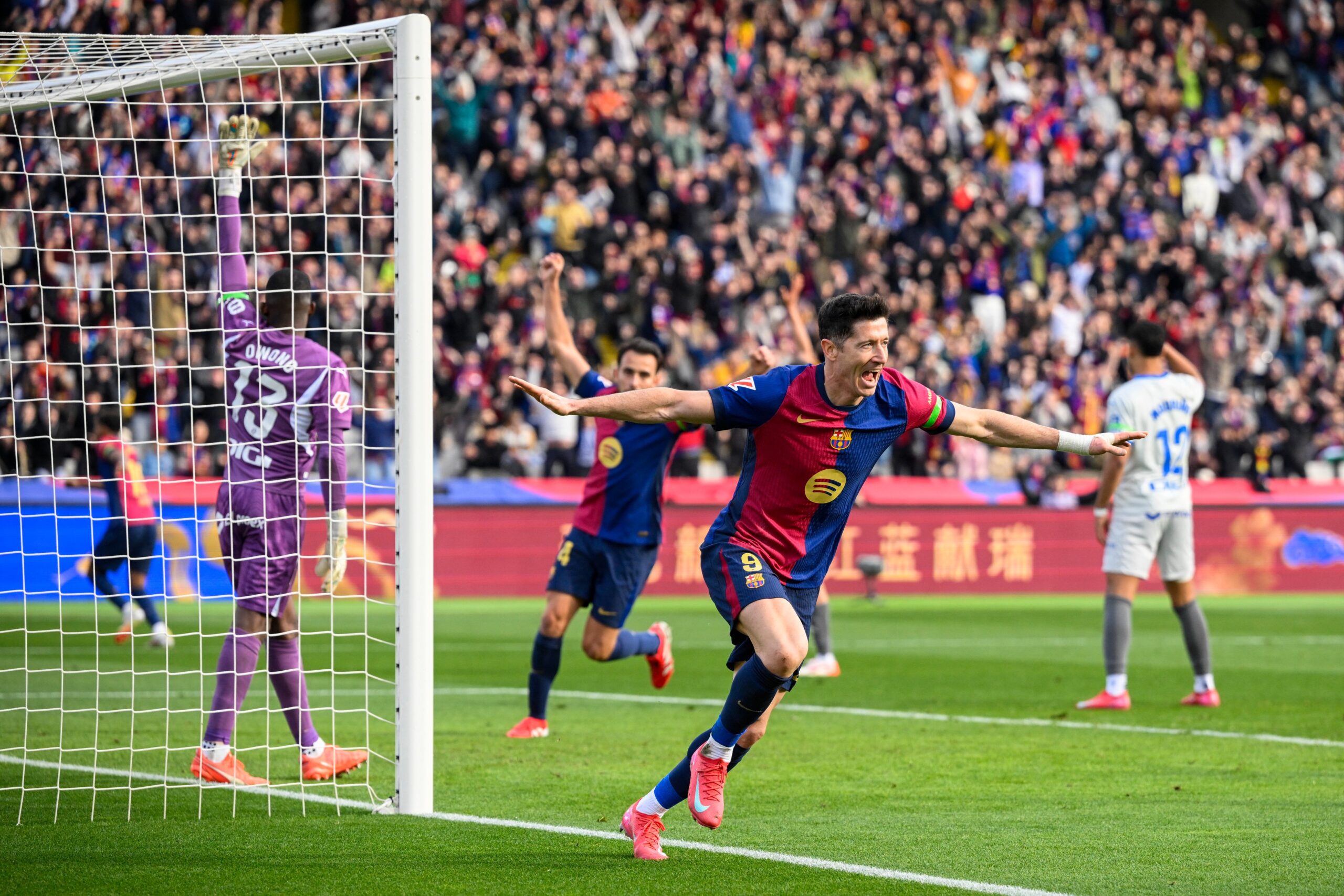 Barcelona Secures Narrow Victory Over Deportivo Alavés