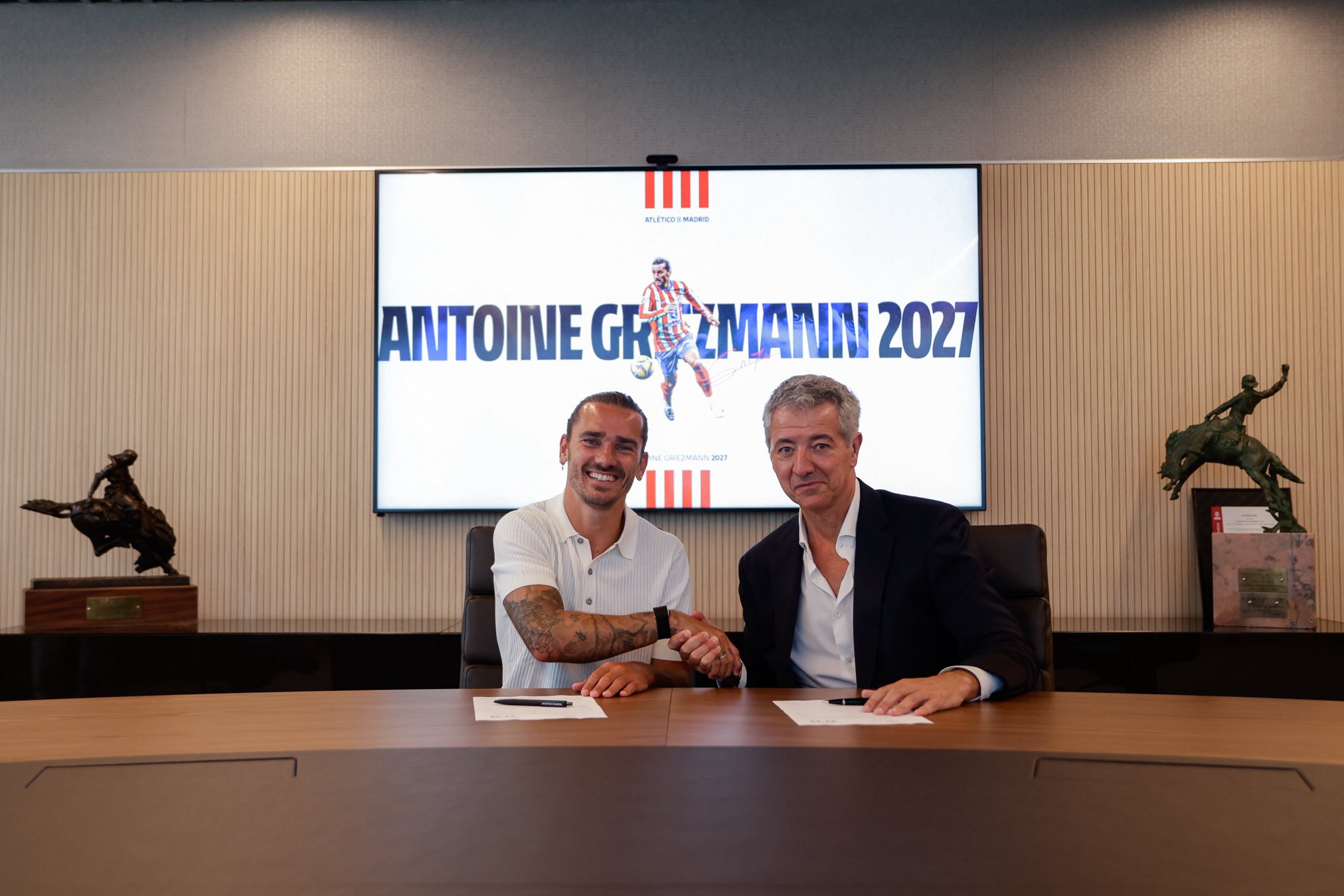 Antoine Griezmann Signs Contract Extension With Atletico Madrid