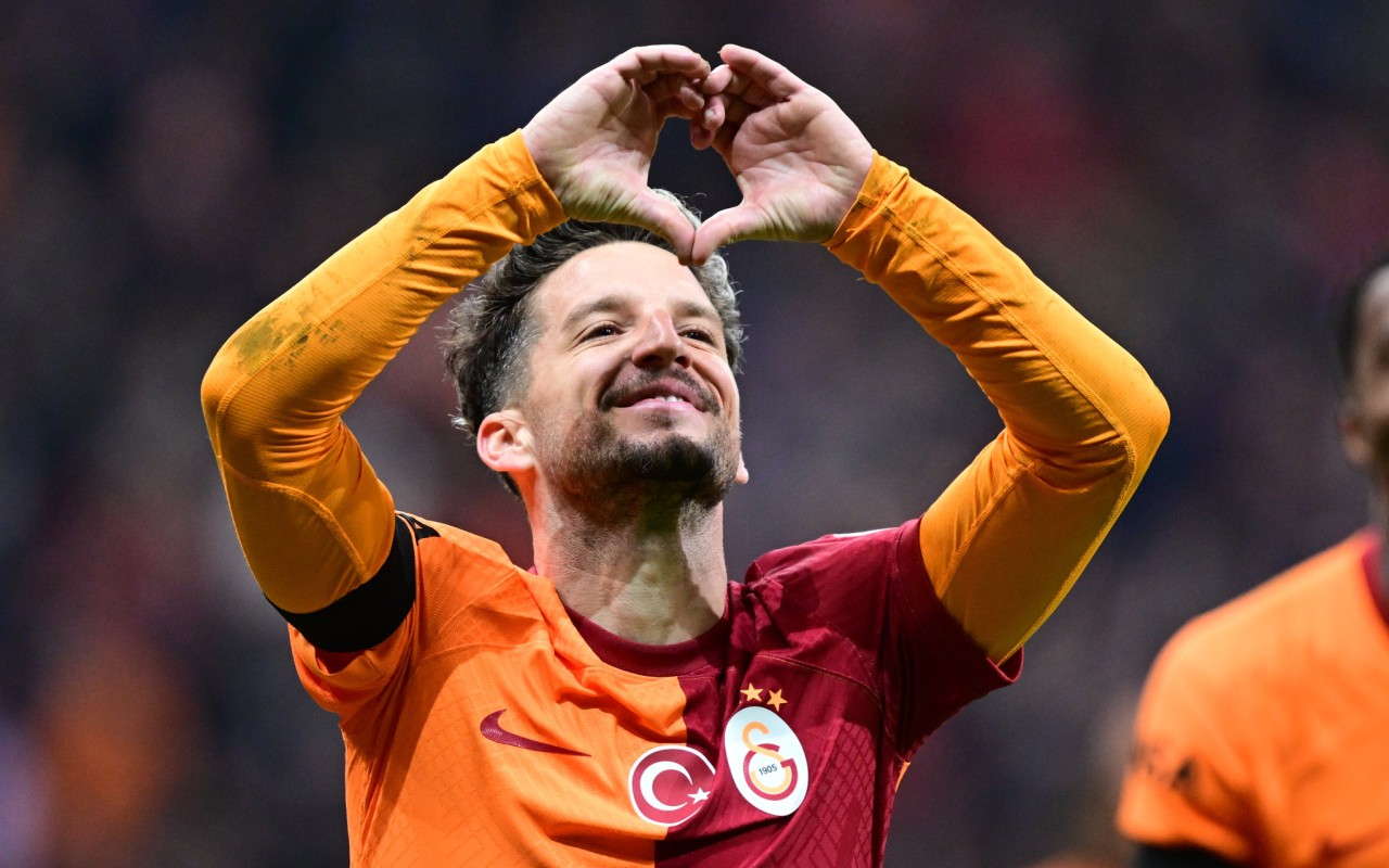 Napoli Icon Dries Mertens Announces Retirement from Professional Football