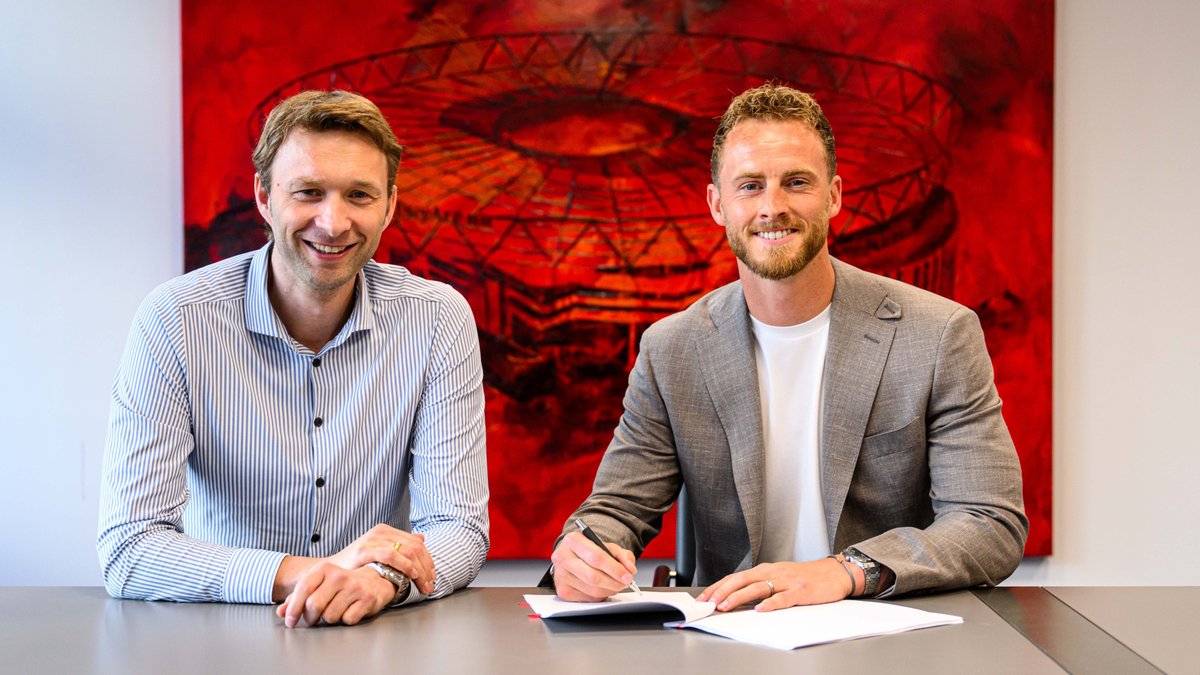 Mark Flekken Joins Bayer Leverkusen From Premier League Side Brentford