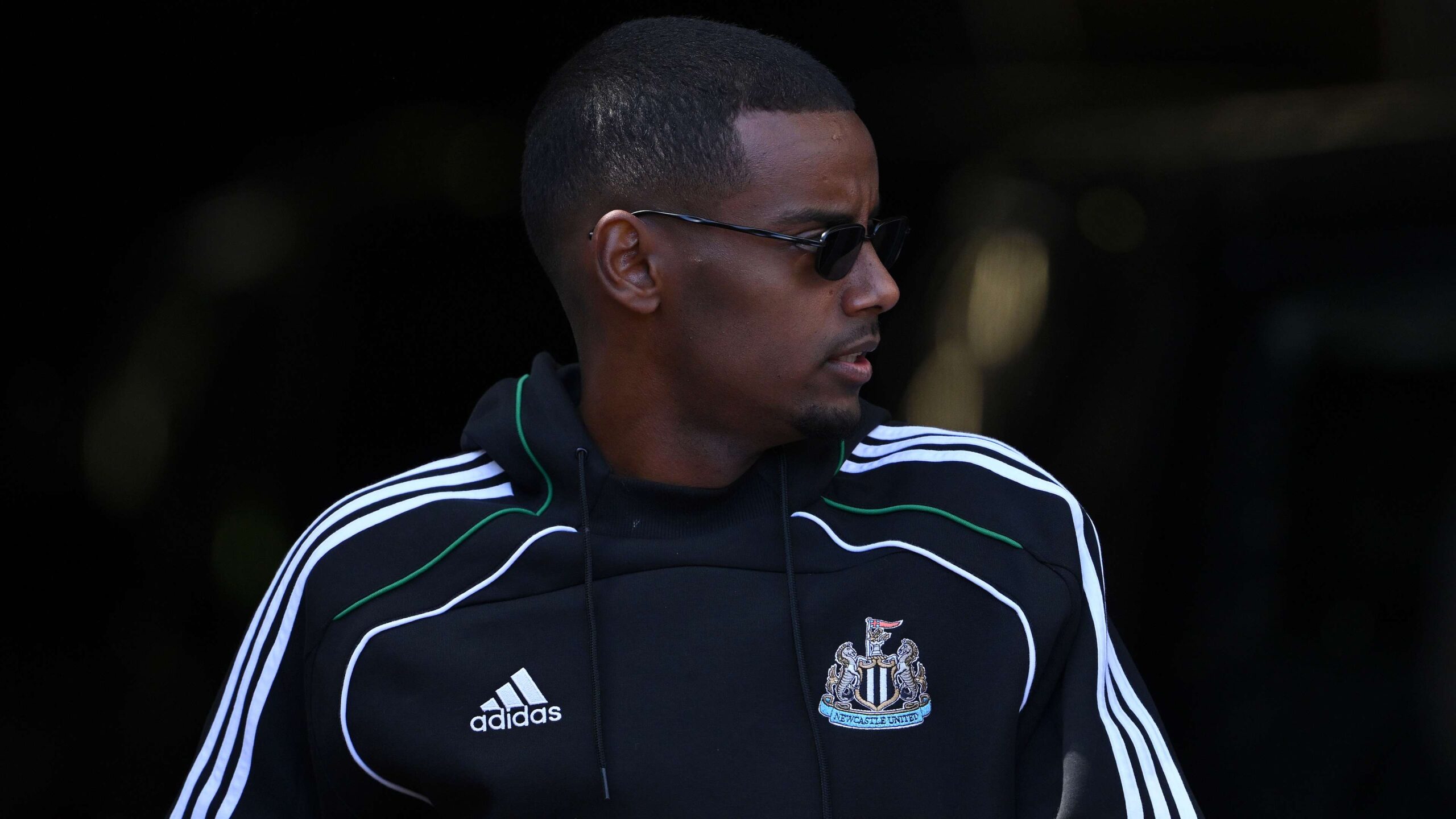 Alexander Isak's Future Uncertain: Contract, Market Interest, And Newcastle's Dilemma