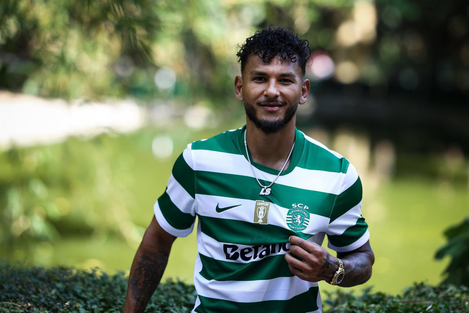 Sporting CP Signs Colombian Striker Luis Suárez From Almería