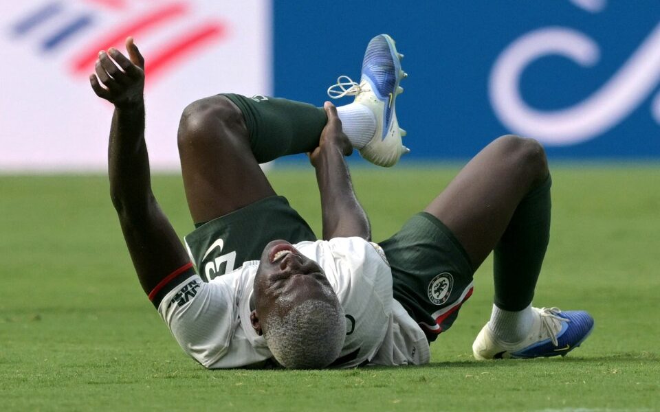 Chelsea’s Moisés Caicedo Suffers Late Ankle Injury In Win Over Fluminense