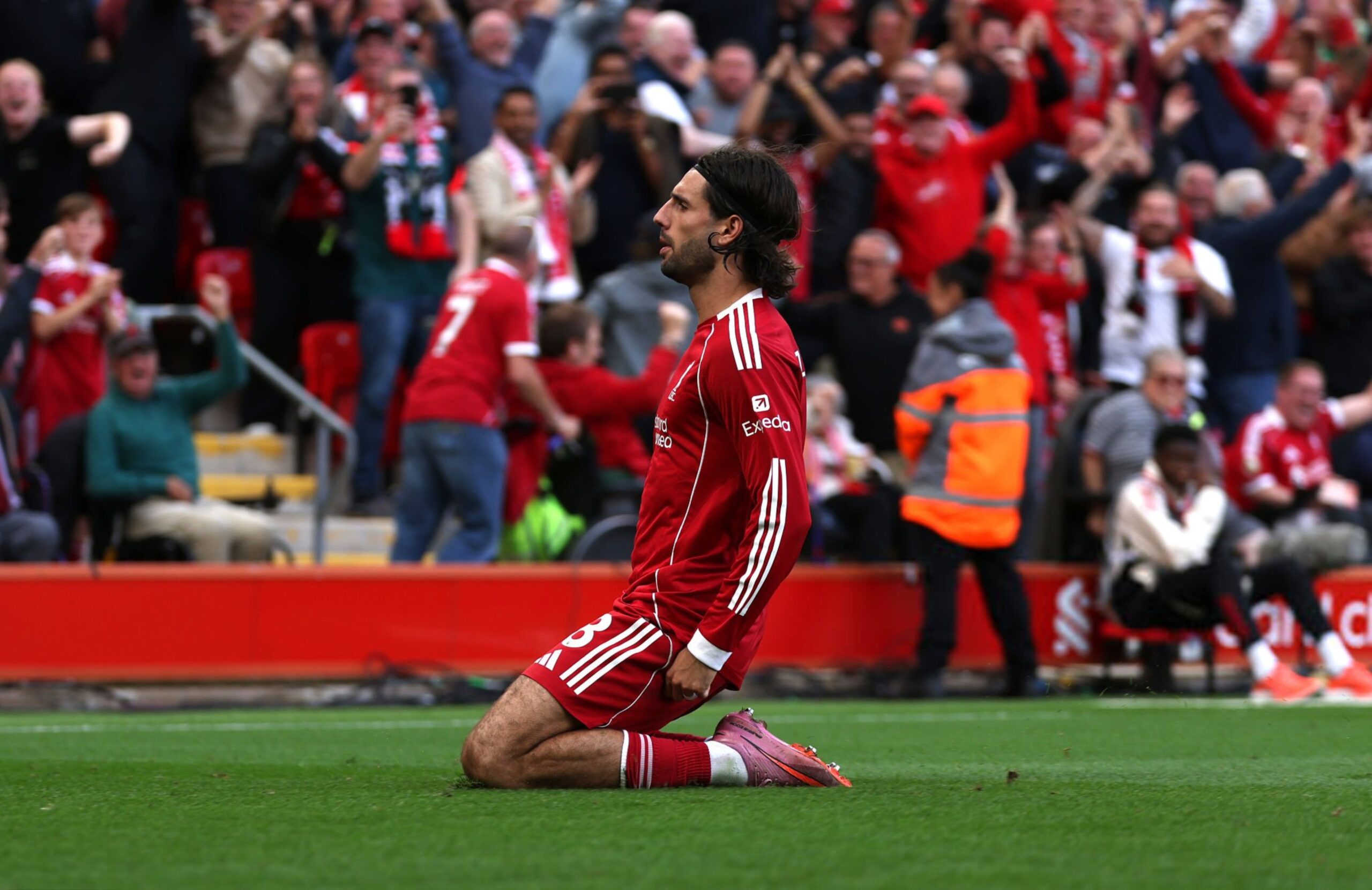 Szoboszlai’s Stunning Free-Kick Seals Late Liverpool Win Over Arsenal