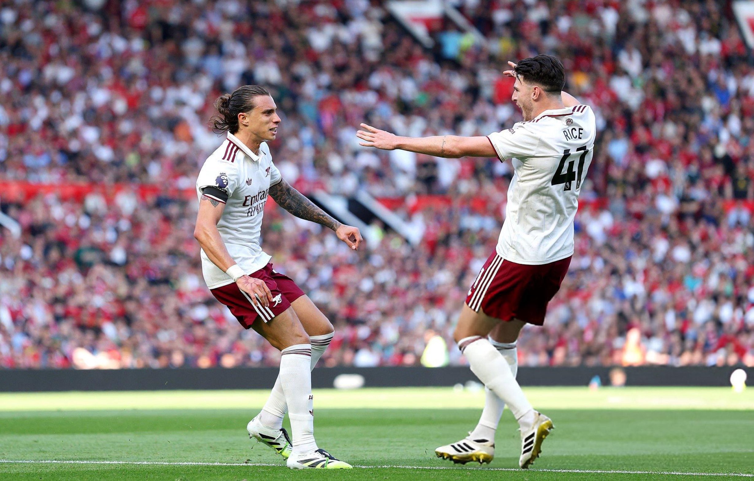 Calafiori Strike Gives Arsenal Winning Start Against Manchester United