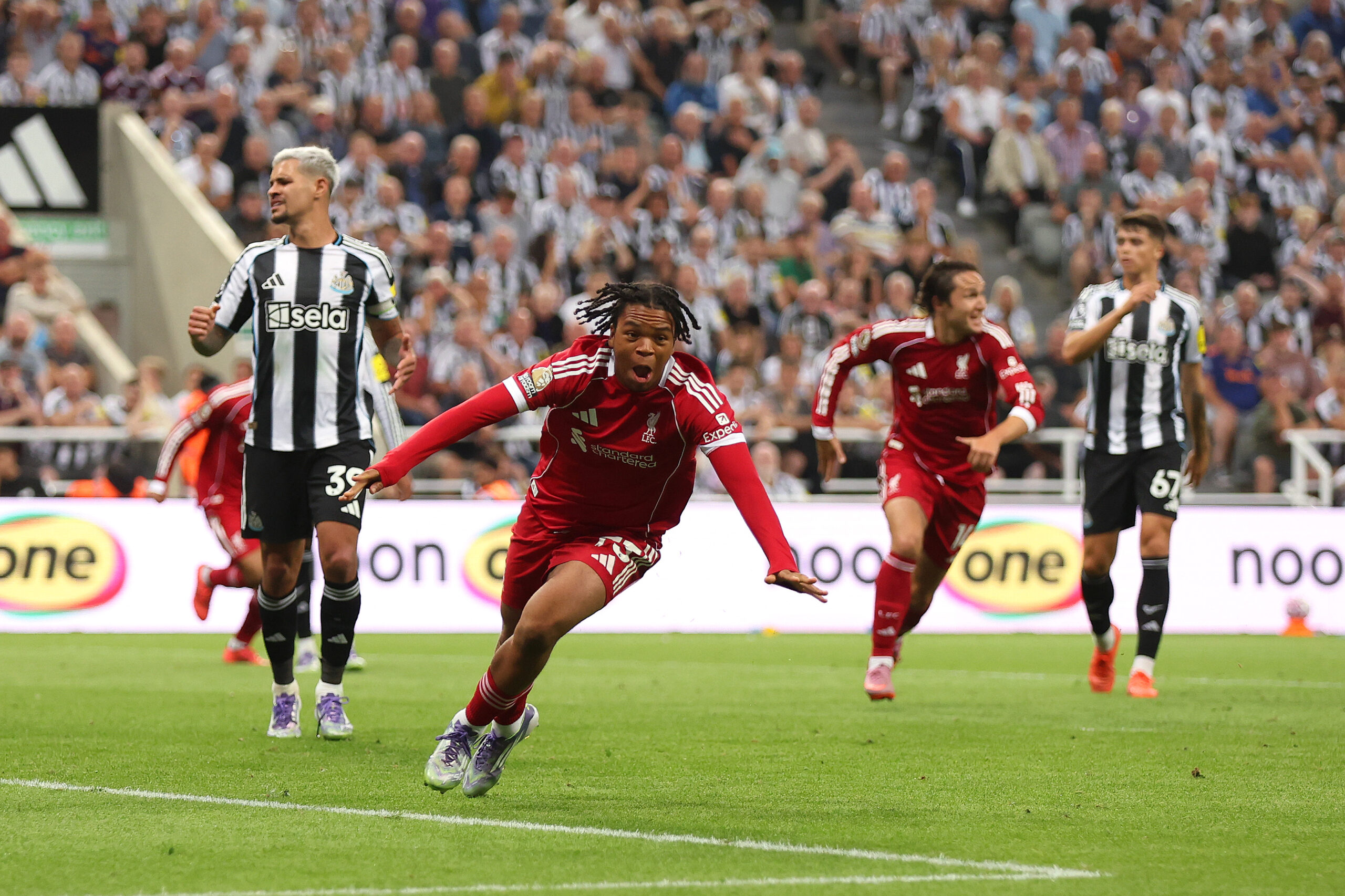 16-Year-Old Ngumoha Strikes Late As Liverpool Edges Past 10-Man Newcastle United