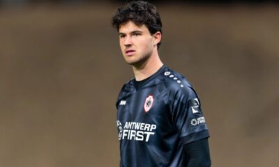 Manchester United Closing In On Deal For Antwerp Goalkeeper Senne Lammens