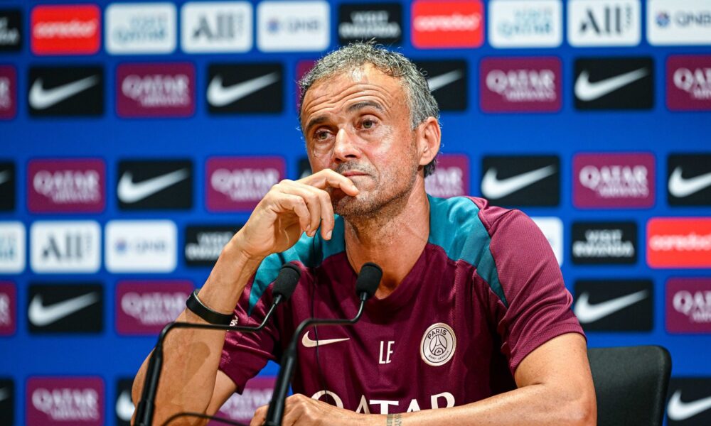PSG Coach Luis Enrique Suffers Collarbone Break In Cycling Accident