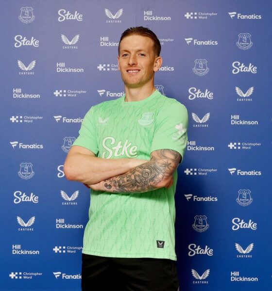 England Jordan Pickford Signs New Contract At Everton