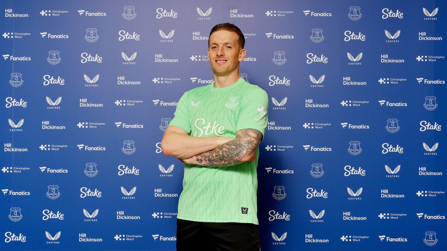England Jordan Pickford Signs New Contract At Everton