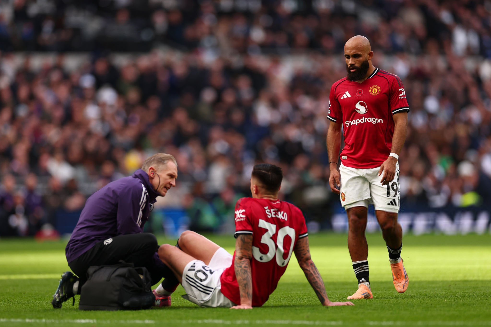 Manchester United May Enter January Market As Šeško Injury Adds To AFCON Absences