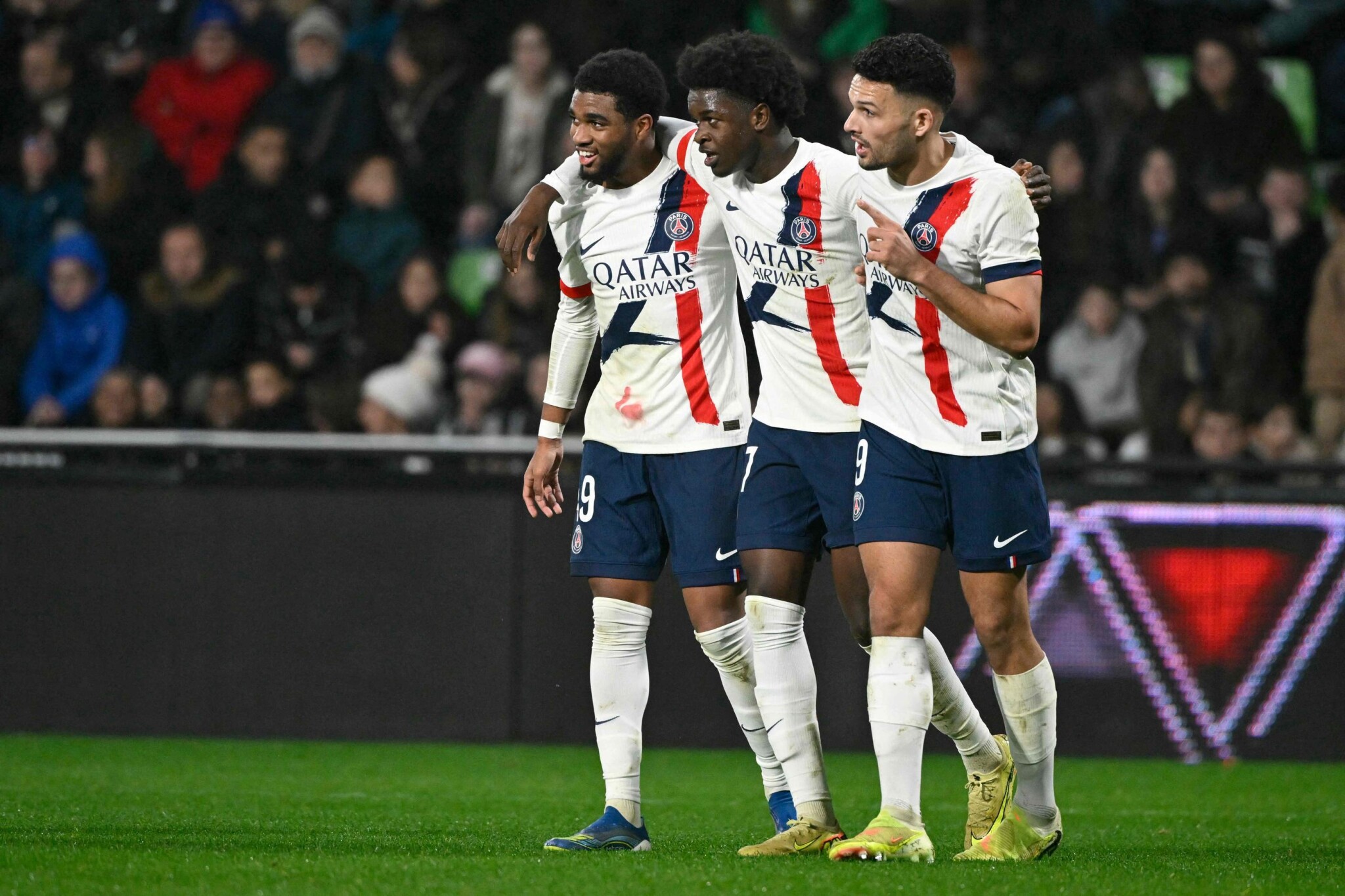 Ligue 1 Roundup: PSG Beat Metz As Lens Reclaim Top Spot In Tight Title Race