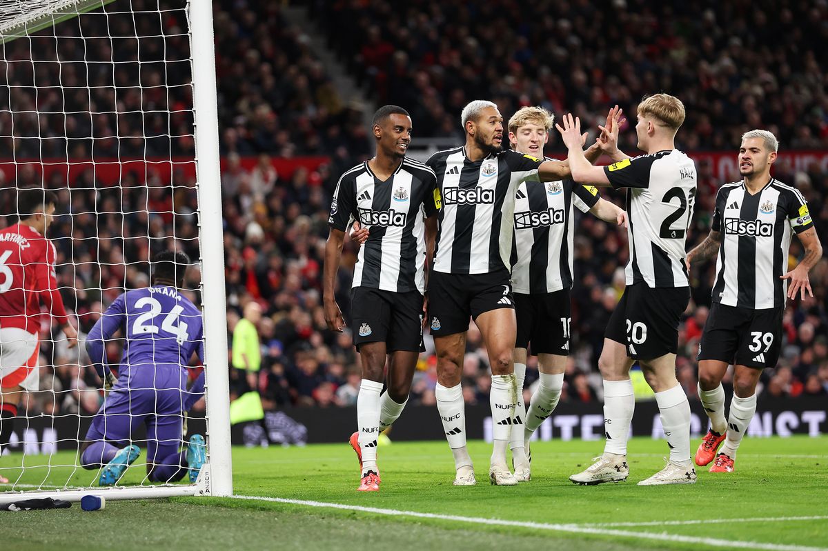 A Festive Premier League Encounter Awaits As Manchester United Hosts Newcastle