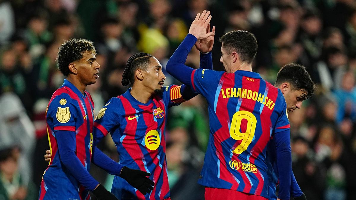 La Liga Preview: Barcelona Aim For 12th Consecutive Victory At Real Sociedad As Real Madrid Look To Bounce Back Against Levante