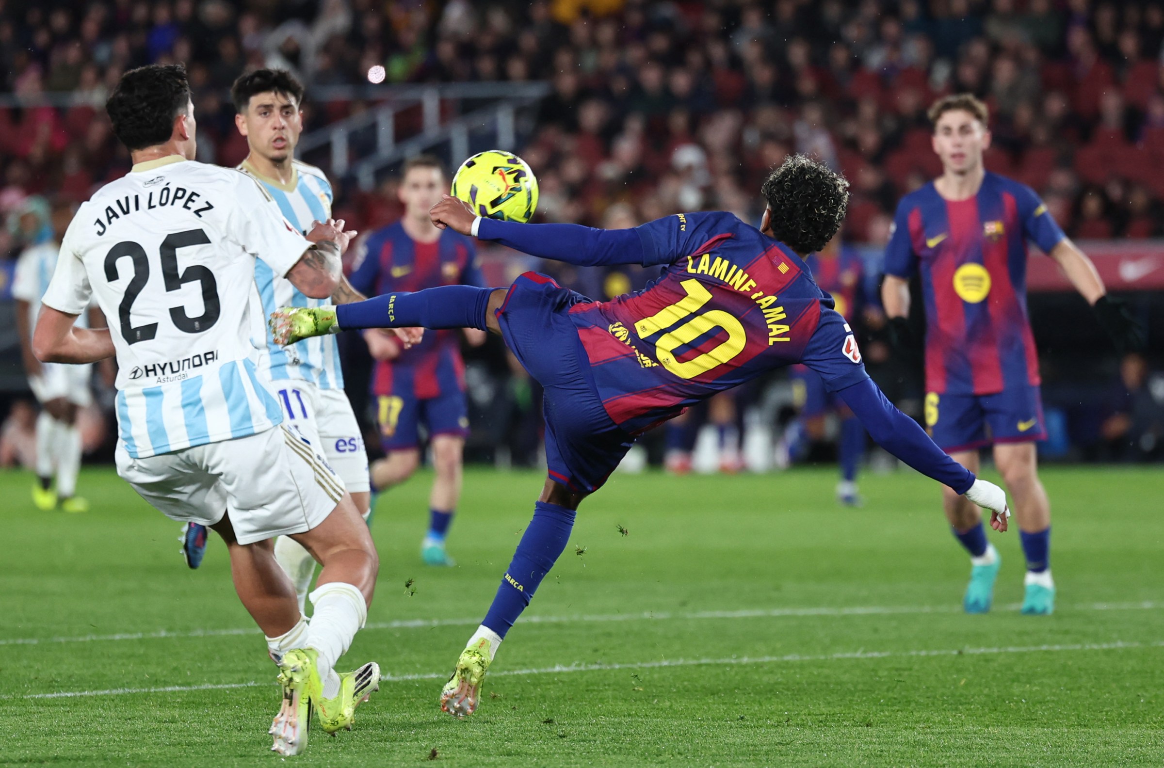 La Liga Roundup: Real Madrid Survives Villarreal Test As Barcelona Dominates Oviedo To Reclaim First Place