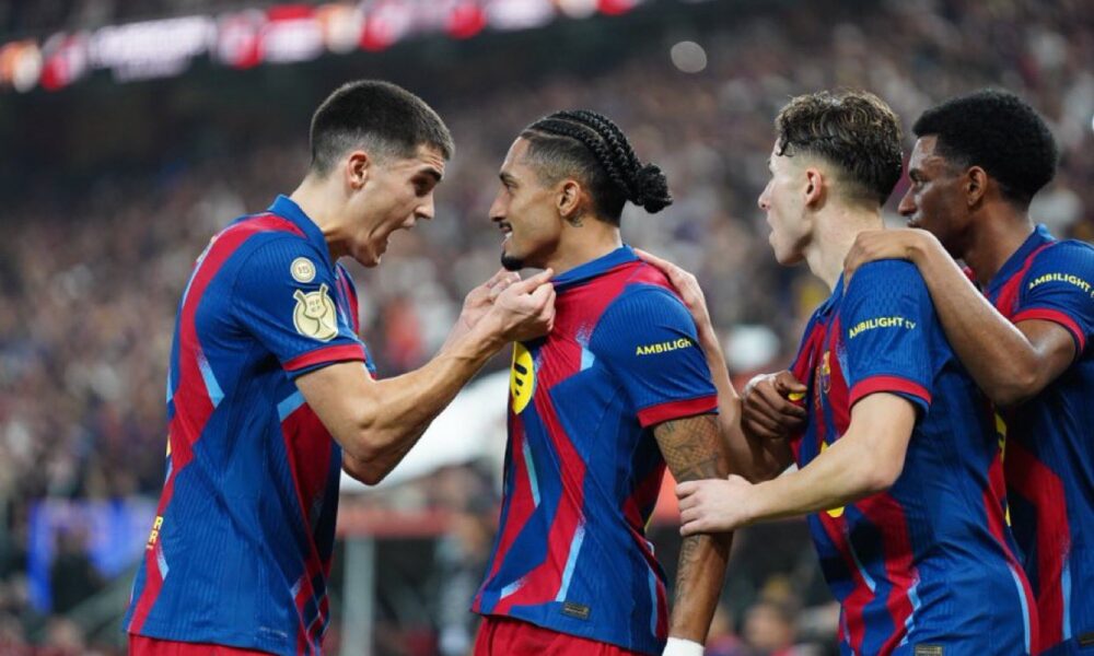 Raphinha of Barcelona against Real Madrid in La Liga