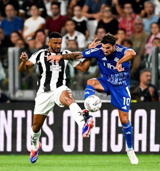 Bremer of Juventus in action against Patrick Cutrone of Como in Serie A