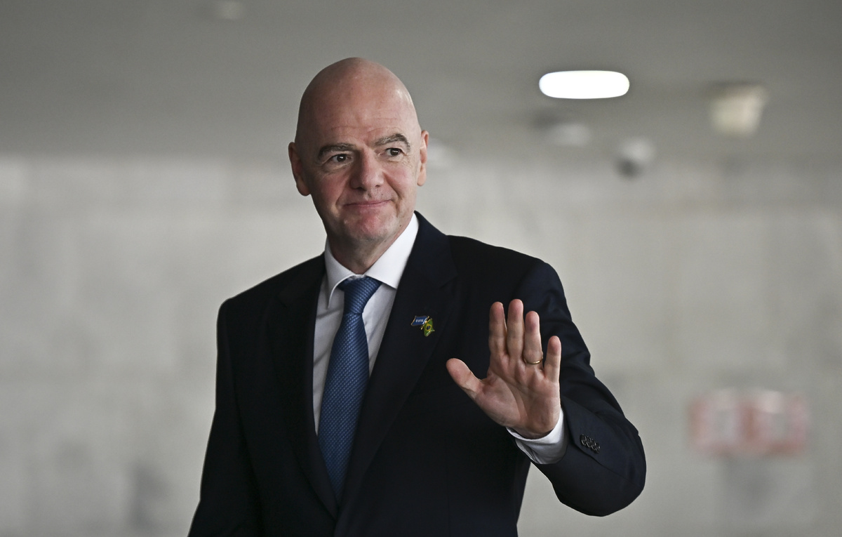 Infantino Calls For Lifting FIFA’s Ban On Russia
