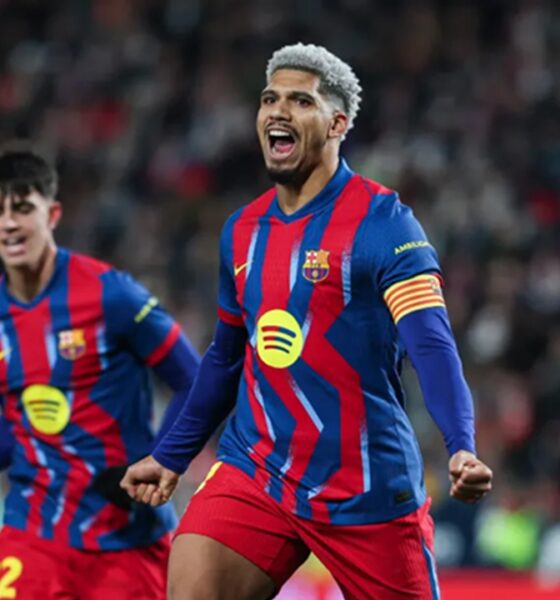 Ronald Araujo of Barcelona scoring against Albacete in the Copa del Rey