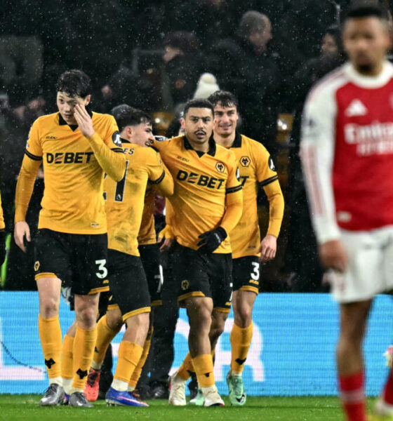 Wolverhampton Wanderers Players Celebrating An Equalizing Goal Against Arsenal