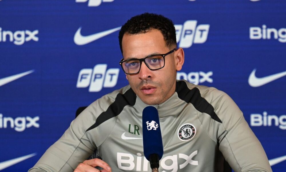 The person in the image is Liam Rosenior, the current head coach of Chelsea Football Club. He is a 41-year-old coach who took over as the "new boss" at Chelsea in early 2026. Image used for Sportxparte news.