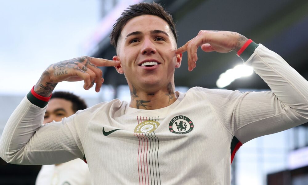 Chelsea Eye Fernández’s Return To Captaincy Amid Controversy