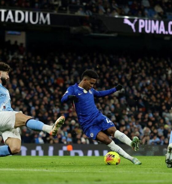 Estêvão Willian in a Premier League match between Manchester City and Chelsea at Etihad Stadium, which ended in a 1-1 draw on January 4, 2026. Used for Sportxparte news.