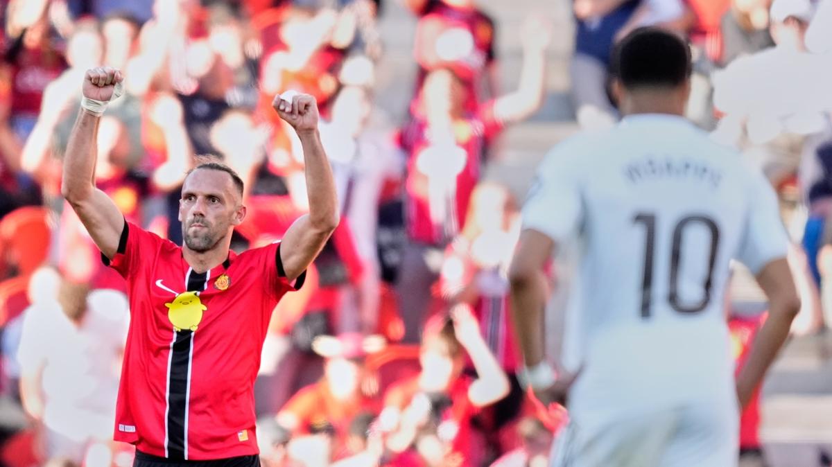 La Liga Roundup: Real Madrid Sinks As Barcelona Tightens Its Grip On The Title Race