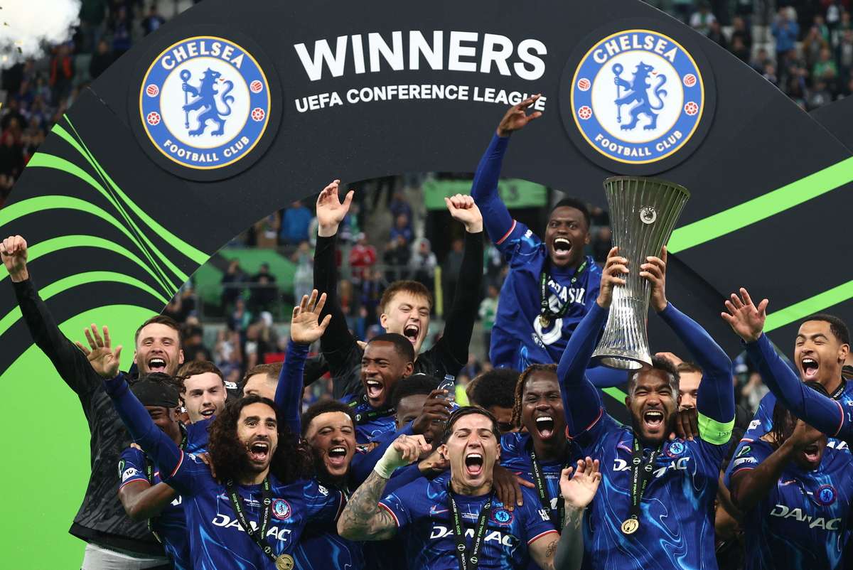 Chelsea F.C. is celebrating their victory in the 2025 UEFA Conference League final against Real Betis in Wroclaw. Image used for Sportxparte news.