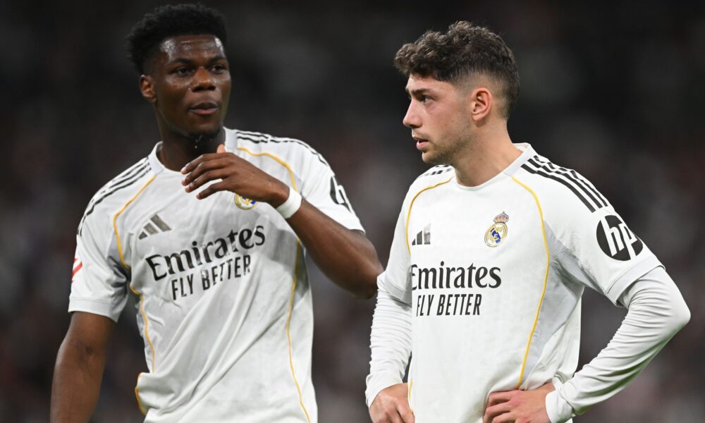 Real Madrid midfielders Aurélien Tchouaméni (left) and Federico Valverde (right). Recent reports from May 2026 indicate that the two players were involved in a violent altercation during a training session at Valdebebas. Image used for Sportxparte news.
