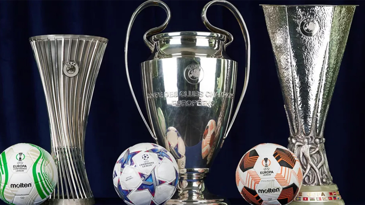 The trophies in the image are for the three major men's European club football competitions organized by UEFA: the UEFA Europa Conference League (left), the UEFA Champions League (center), and the UEFA Europa League (right). Image used for Sportxparte news.