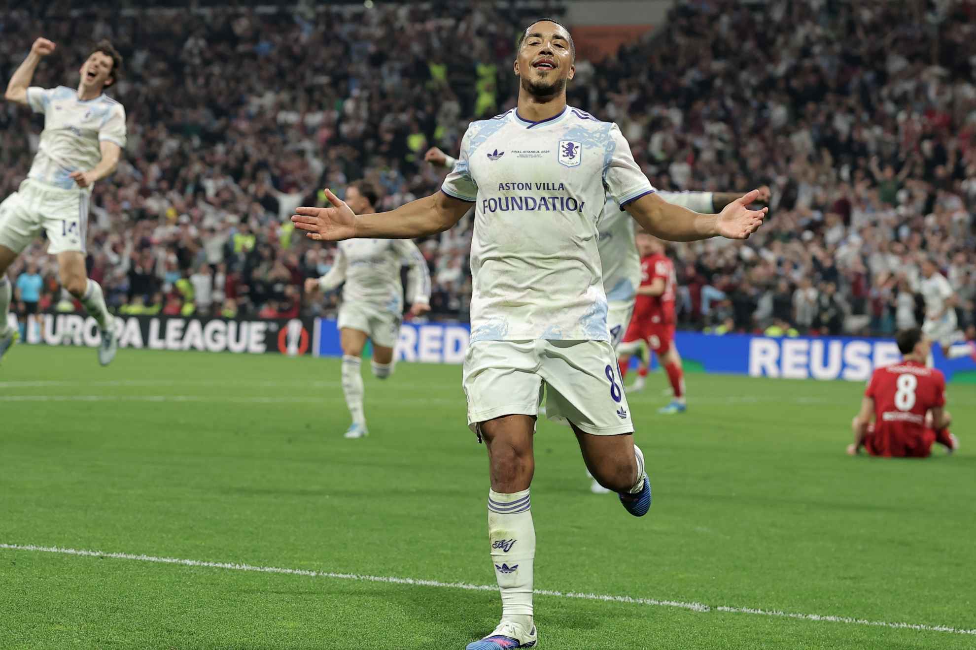 Tielemans opened the scoring in the 41st minute, perfectly executing a rehearsed short-corner routine with a spectacular volley from just inside the penalty area. Image used for Sportxparte news.