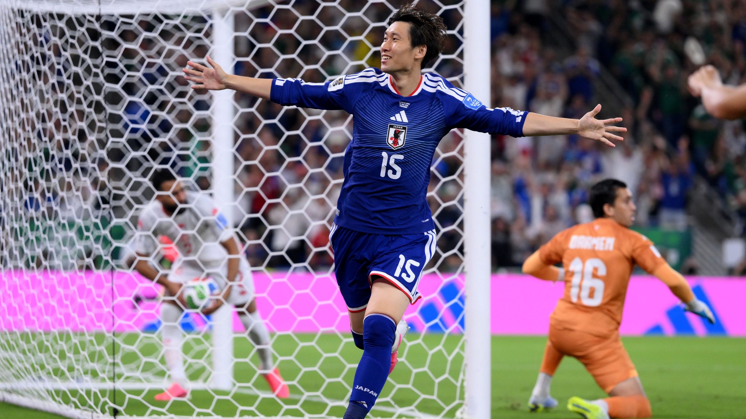 Japanese midfielder Daichi Kamada celebrates after scoring an early goal against Tunisia during a Group F match at the FIFA World Cup 2026. Image used for Sportxparte news.