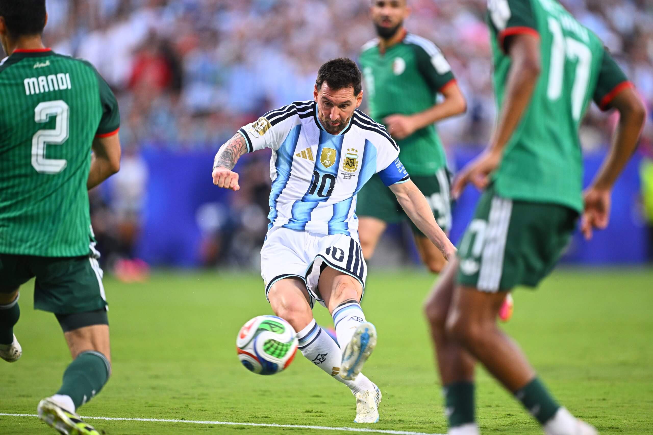 Lionel Messi of Argentina shoots with his left foot against Algeria during the 2026 World Cup Group J opener. Image used for Sportxparte news.